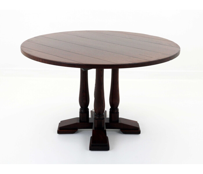 A fantastic quality four seater solid oak dining table 2