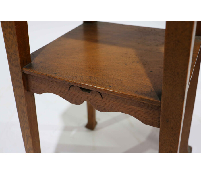 An early 20th century oak jardiniere plant stand3