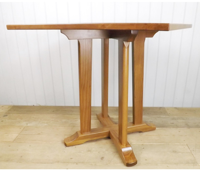 Benchairs Retro Pedestal Table