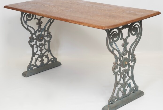 CAST15 Acanthus Twin Pedestal
