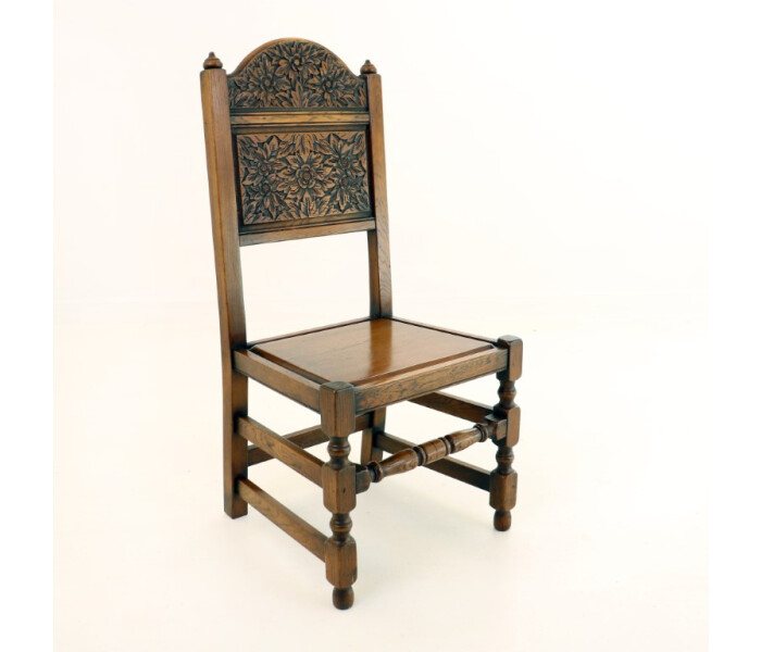 Carved Oak Chairs 4 Medium