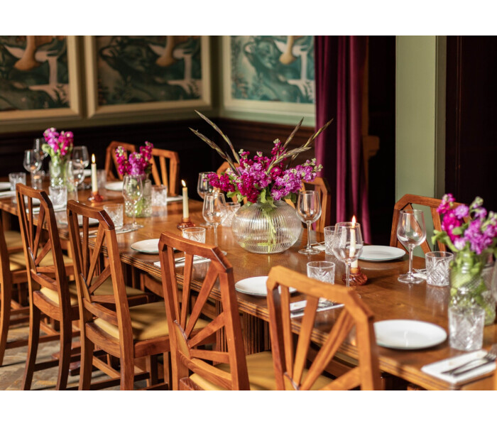 Cosy Bristol Peacock Room