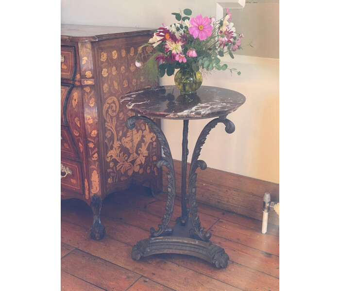 Regency Scroll Base 1