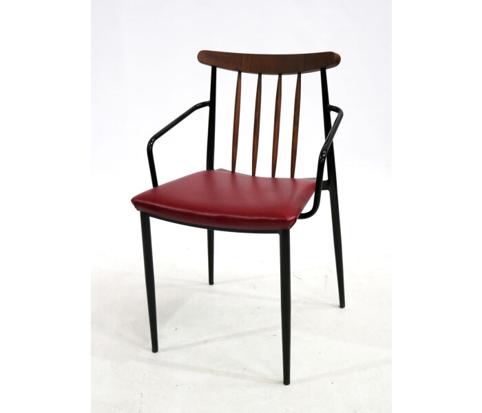 SB Red metal armchair 1